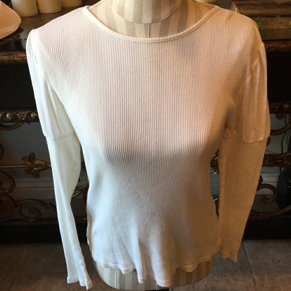 Gianni Bini White Top w Princess Tailoring